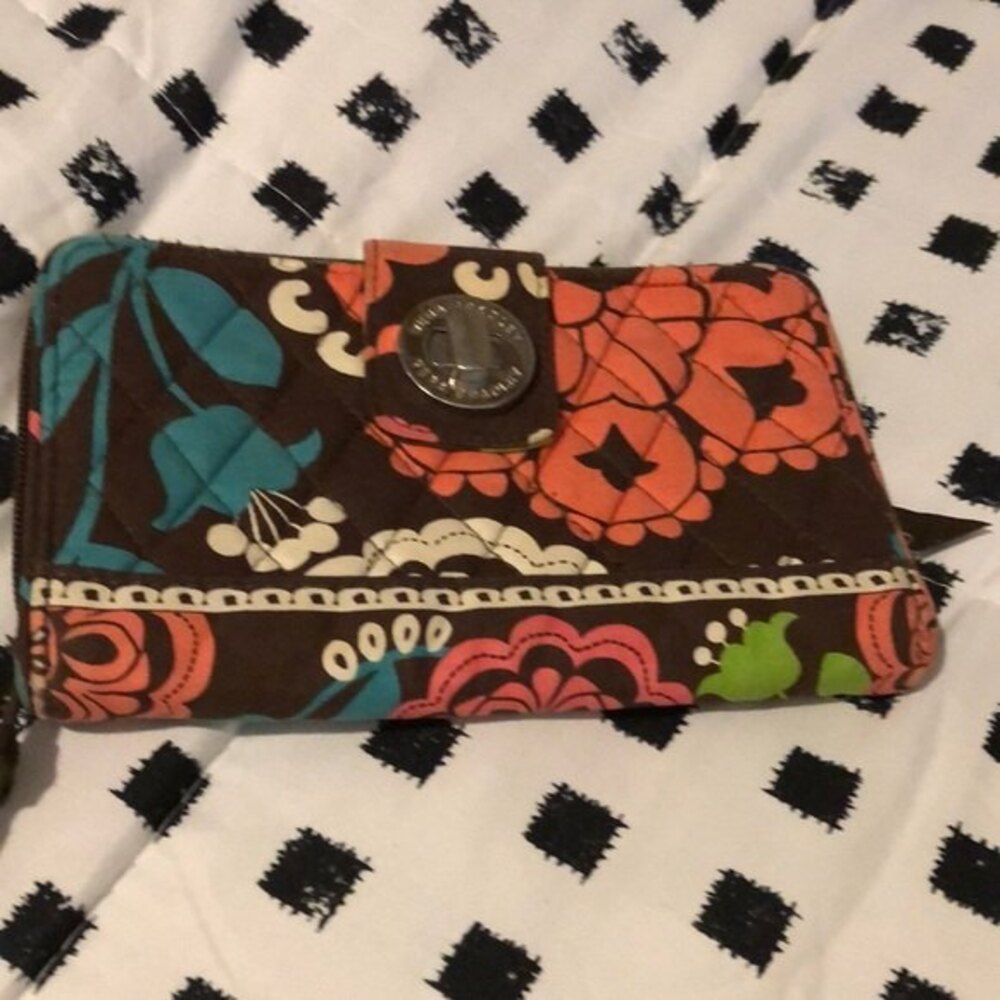 Vera Bradley Caroline turn lock wallet
